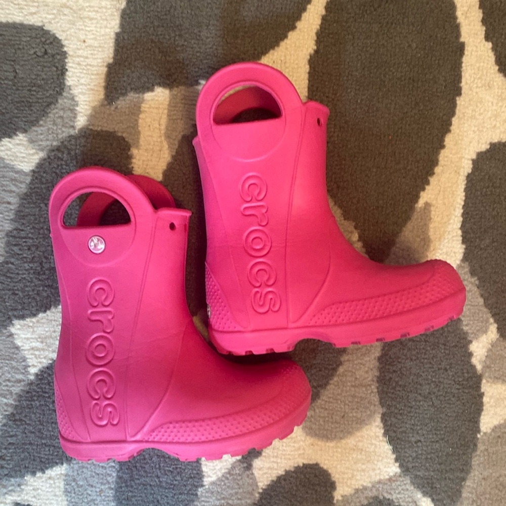 Girls Pink Crocs Rainboots